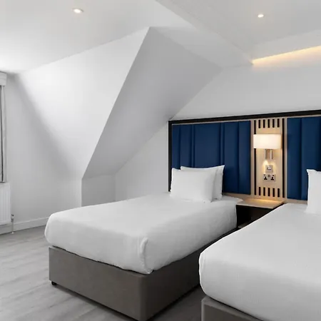 Spark By Hilton London Chiswick-2